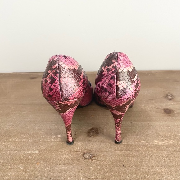 Stuart Weitzman Snake Print Heels Pink Size 6 - Picture 4 of 8